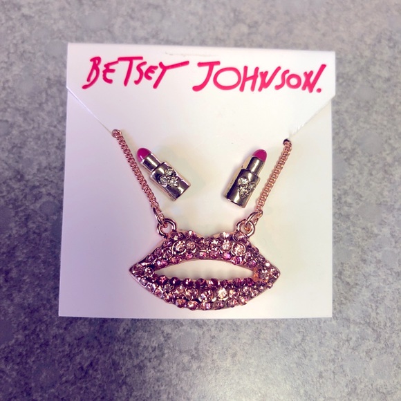 Betsey Johnson Rose Gold Tone Crystal Encrusted Lip Necklace & Lipstick Studs - Picture 7 of 10